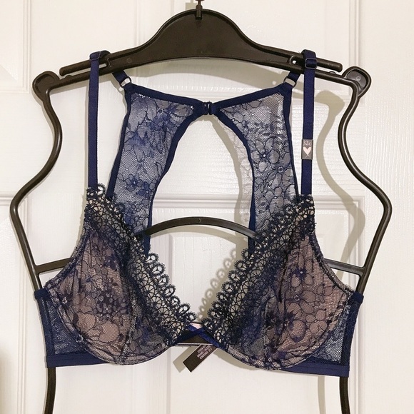 🔥ON SALE🔥2/$33🔥 💖Victoria Secret Very Sexy Unlined Plunge - Picture 1 of 2